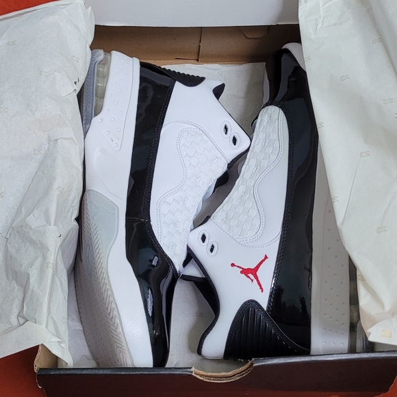 Jordan Max Aura 2 CK6636 102 Men's Size 11 White/Gym Red-Black - Picture 10 of 11